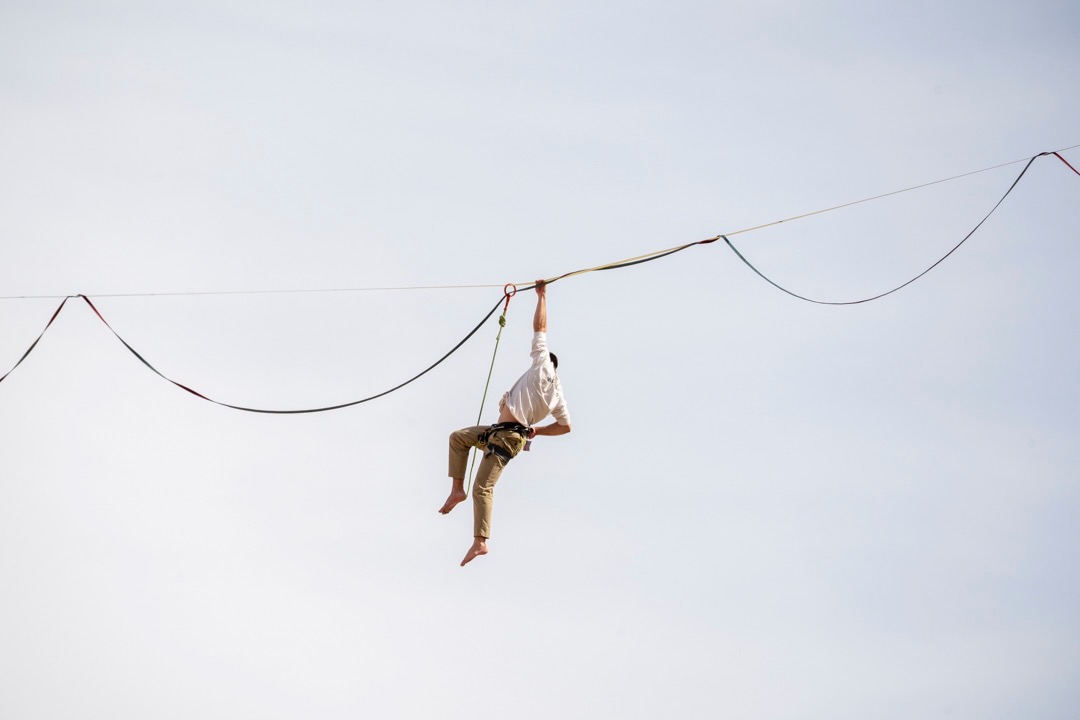Professional slackline equipment setup