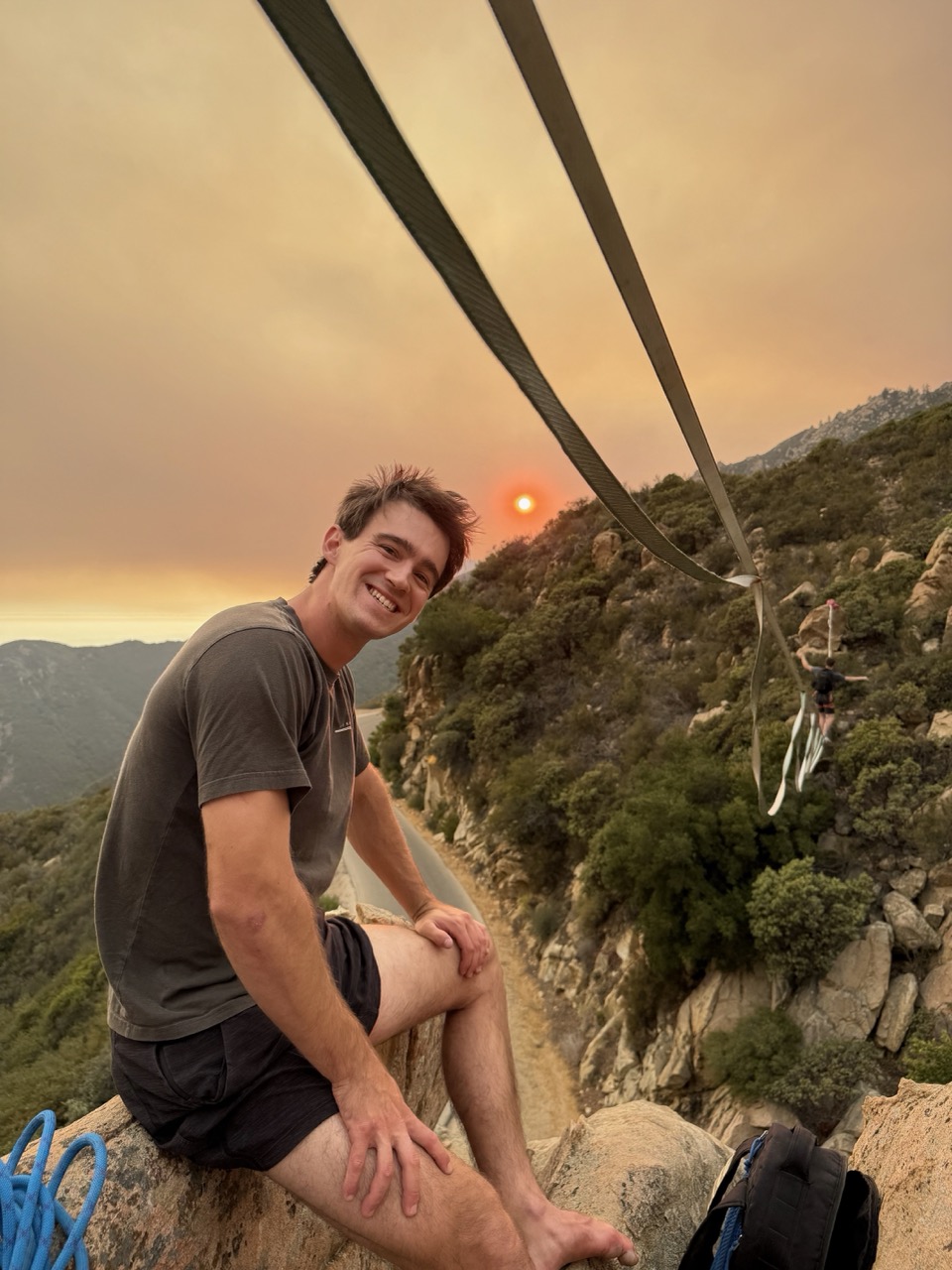 Victor Rinaldi slacklining